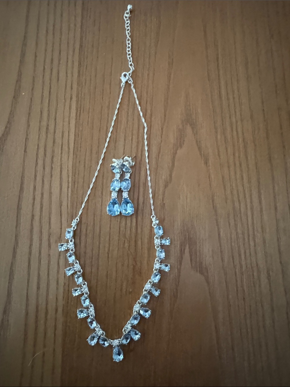 Unbranded Light Blue Crystal Teardrop Necklace and Earrings Set